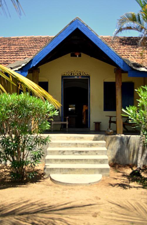 15lmd In Front Of The Lagoon Batticaloa